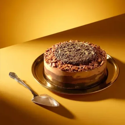 SEND ULTIMATE CRUNCH CAKE